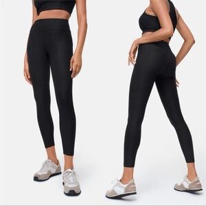 Outdoor Voices Solid Black 7/8 Warmup Stretch Yoga Running Leggings M 26” inseam